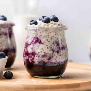Freeze Dried Blueberry Overnight Oats