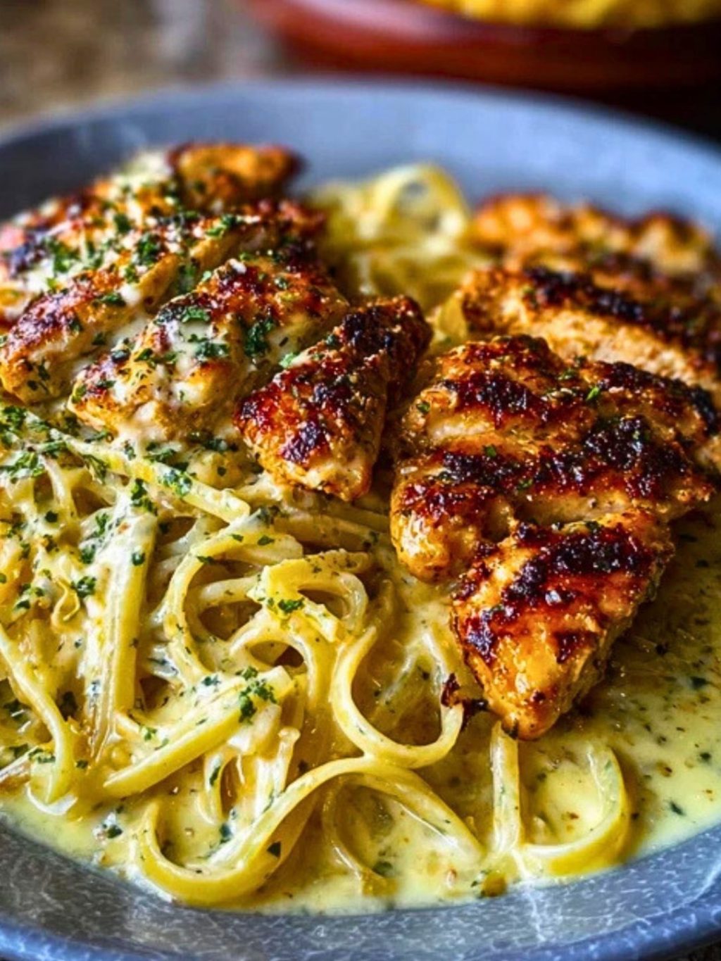 Freeze Dried Creamy Garlic Butter Chicken & Linguine in Alfredo&nbsp;Sauce